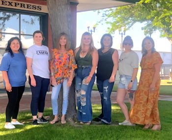 Lamar Chamber Honkers honk the Poke Parlor in Lamar